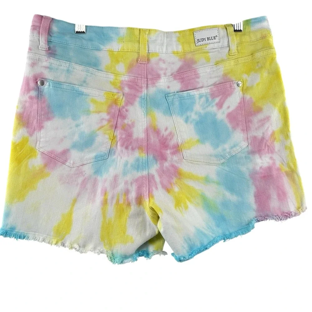 Judy Blue Womens Size X-Large Tie Dye Denim Shorts JB150082 Frayed Hem Stretch - Picture 2 of 7